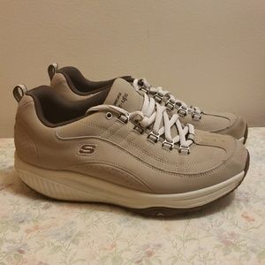 Skechers Tan Shape-ups Size 8 medium
